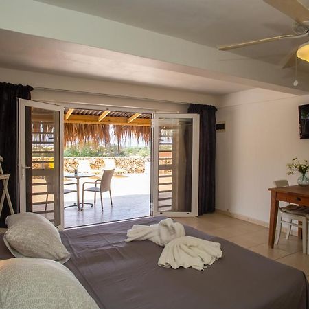 Hillside Resort Bonaire Кралендижк Екстериор снимка