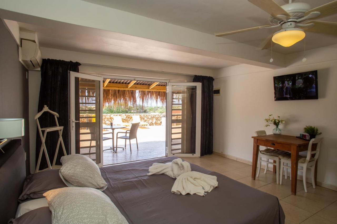 Hillside Resort Bonaire Кралендижк Екстериор снимка