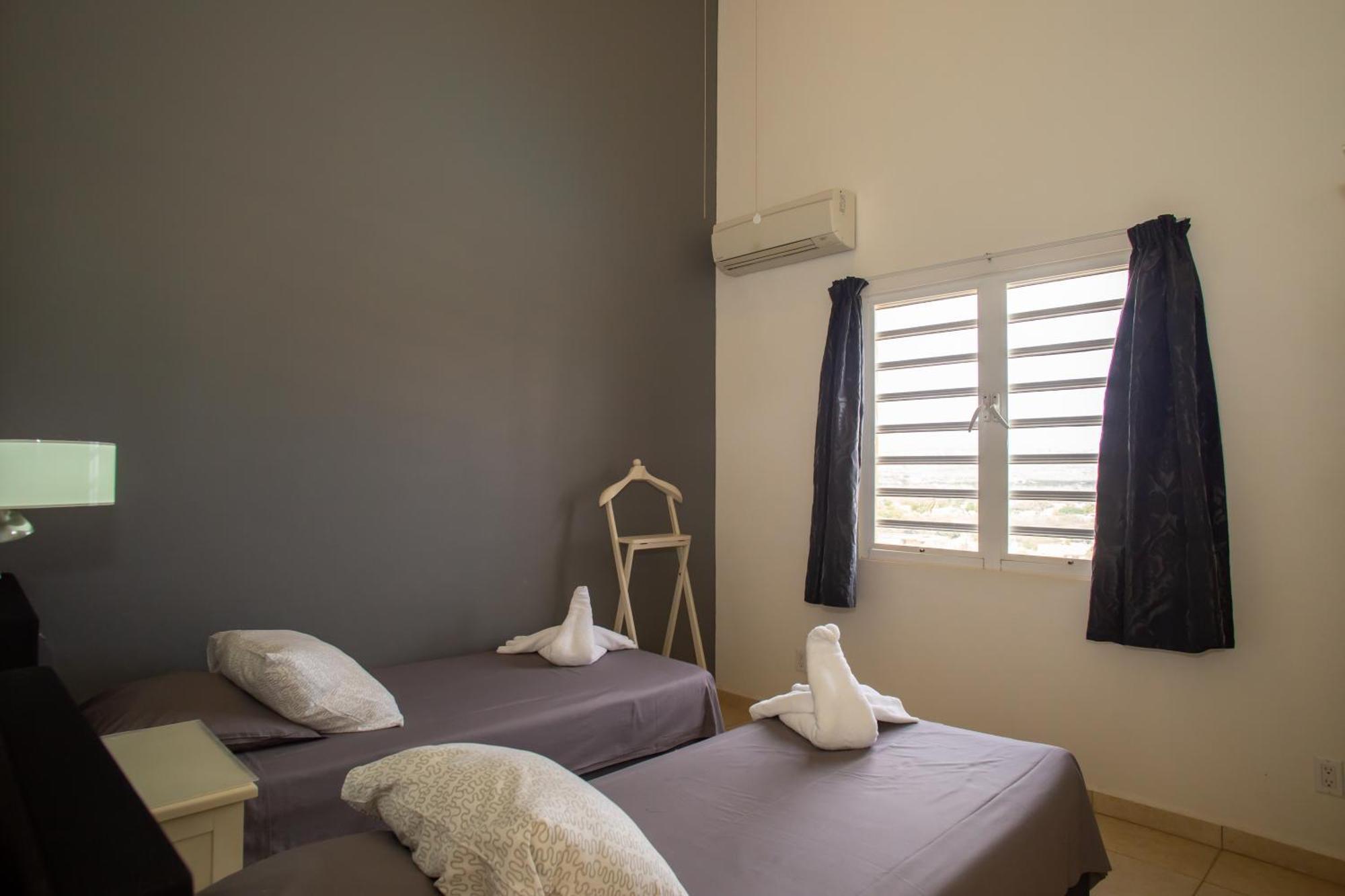 Hillside Resort Bonaire Кралендижк Екстериор снимка